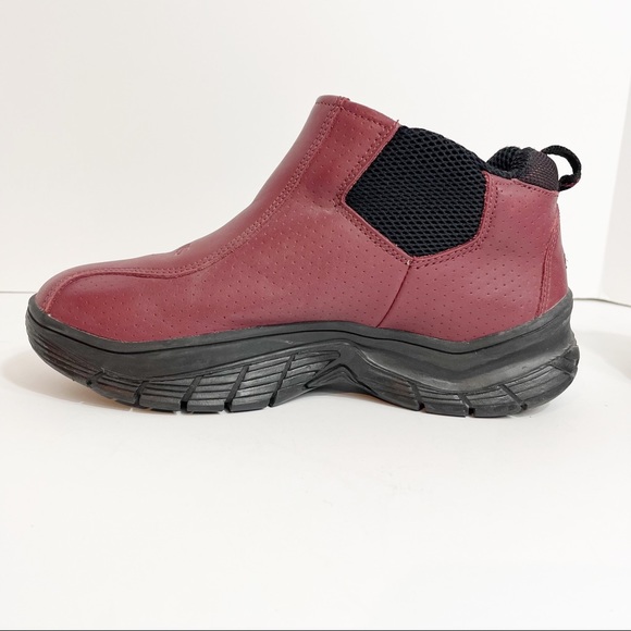 Women’s Red Gravis hiking shoe - Picture 4 of 7
